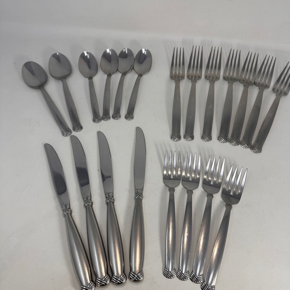 Oneida Rattan Flatware Stainless Steel Spoons, Forks & Butter Knives Retired